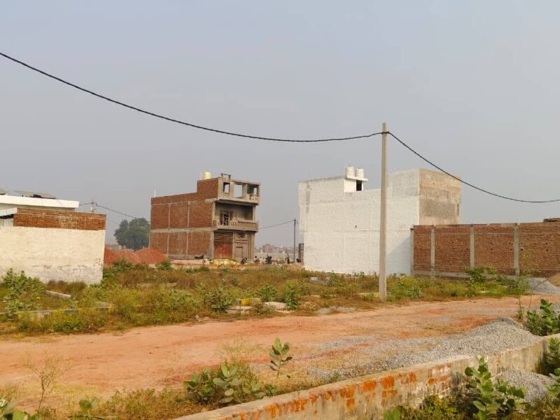 plots in Agra