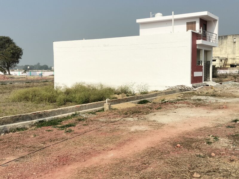 Plot for sale in agra near civil airport