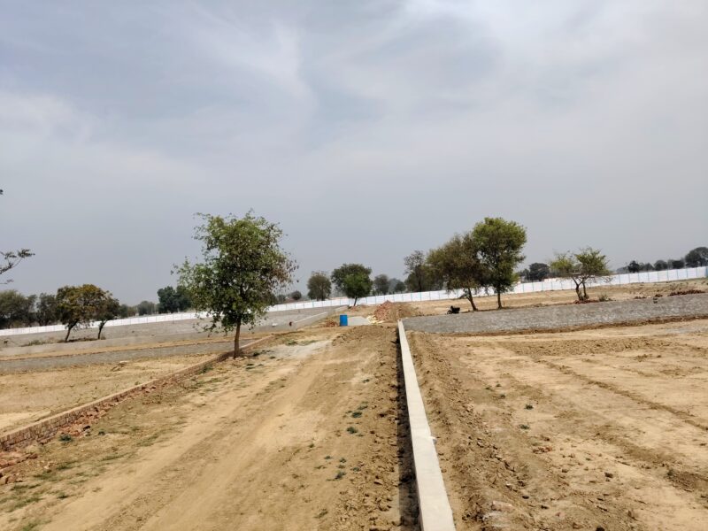 Plots for sale in agra near diamond circle
